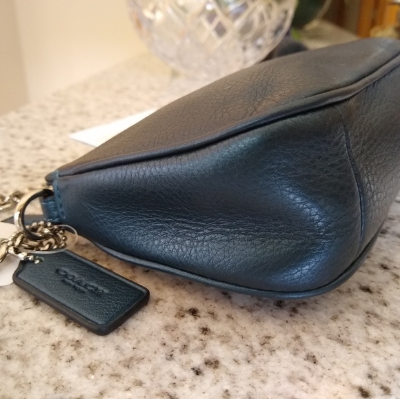 NWT COACH Pebbled Leather Large Wristlet 19 F53340